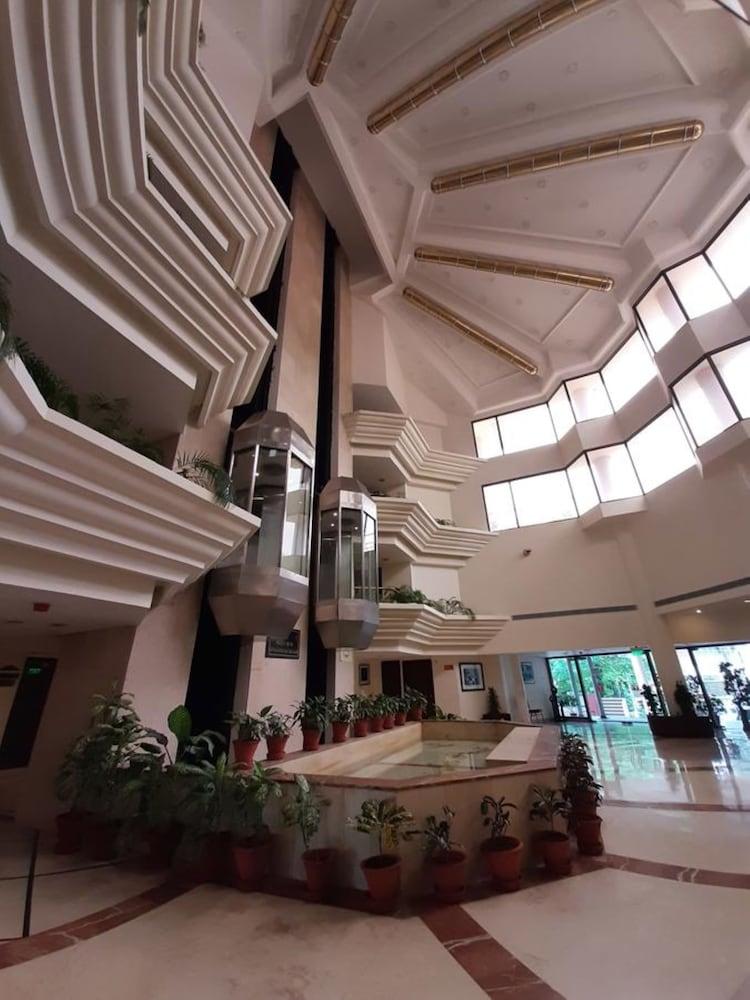 Hotel Mountview Chandīgarh Exterior foto